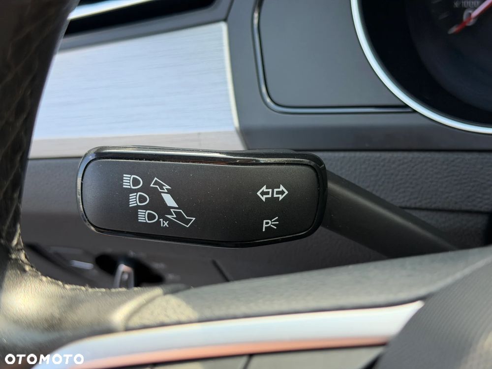 Volkswagen Passat 2.0 TDI EVO Elegance - 17
