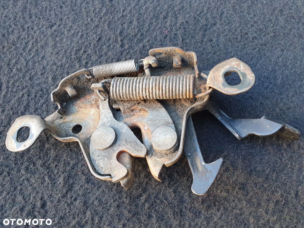 Zamek maski pokrywy silnika Nissan X-trail T30 - 2