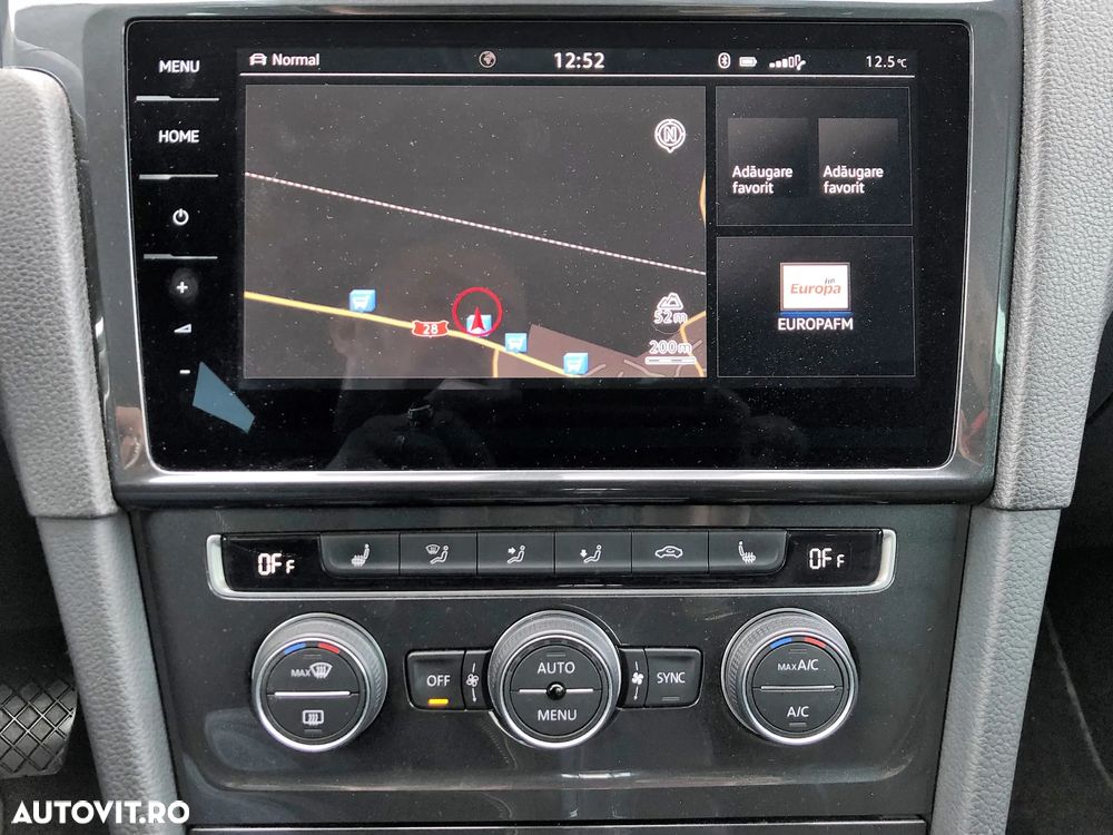 Volkswagen e-Golf - 27