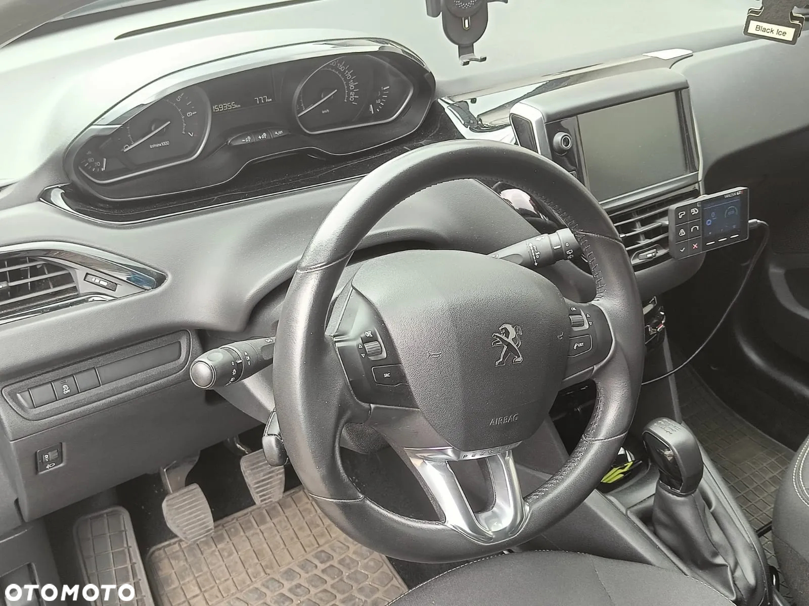 Peugeot 208 1.2 PureTech Allure - 12