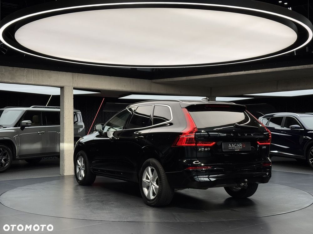 Volvo XC 60 B5 B AWD Momentum Pro - 4