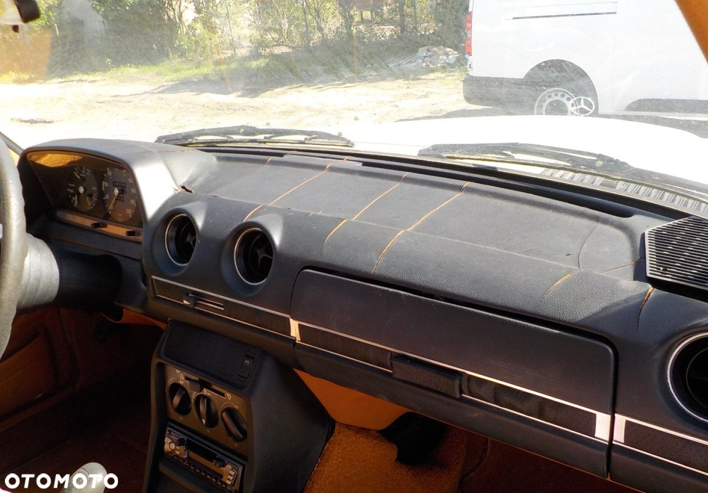 Mercedes-Benz W123 - 21