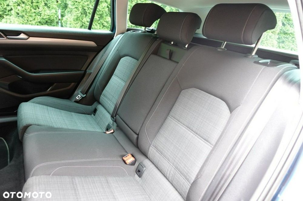 Volkswagen Passat - 27