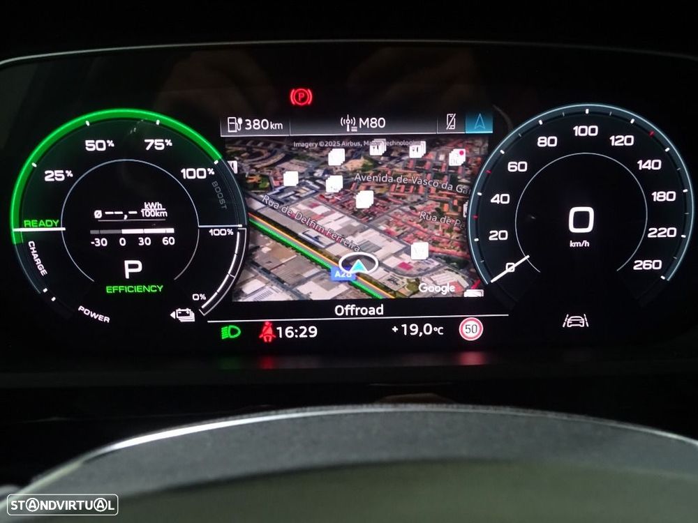 Audi Q8 e-Tron 55 quattro Advanced - 17