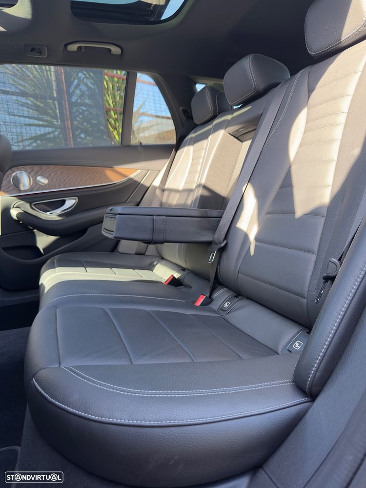 Mercedes-Benz E 300 de 4Matic 9G-TRONIC AMG Line - 30