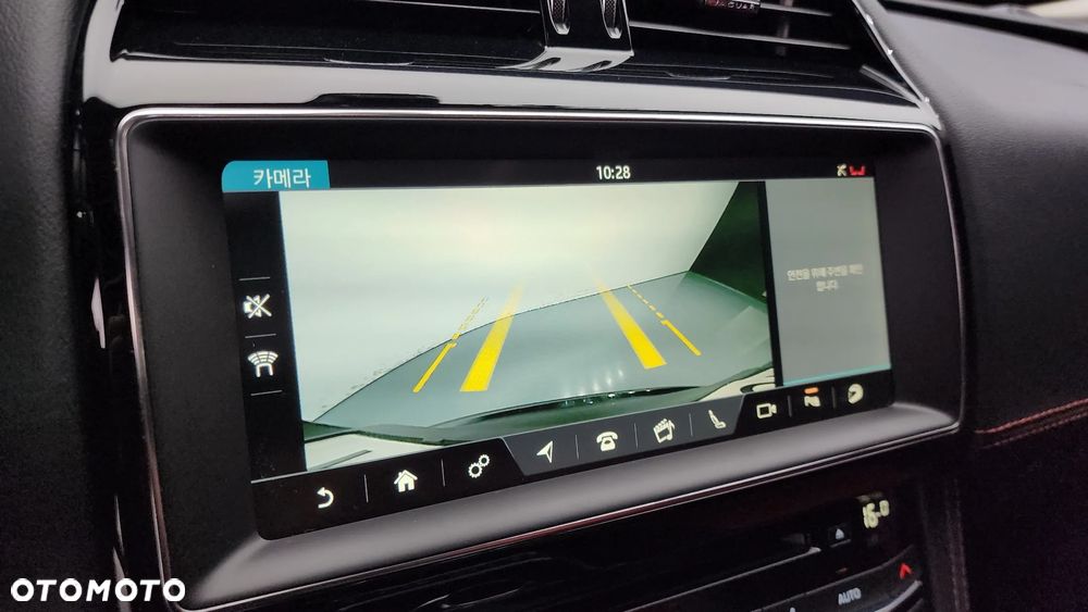 Jaguar F-Pace 25d AWD Chequered Flag - 15