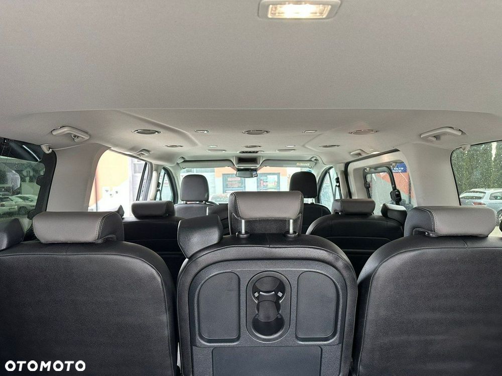 Ford Tourneo Custom - 24