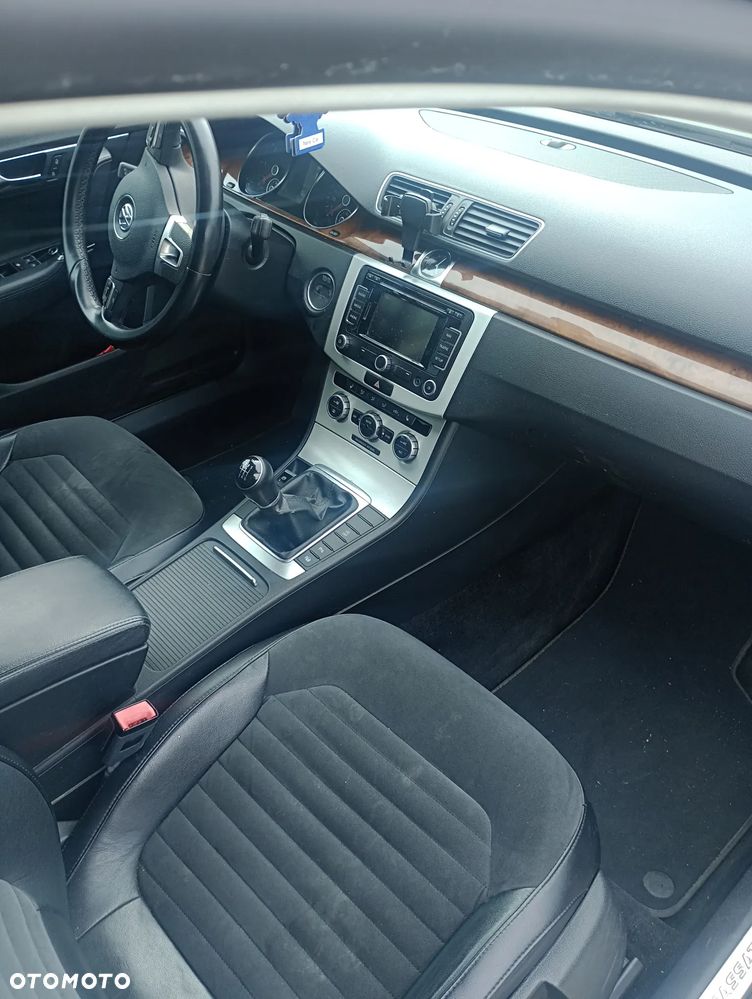 Volkswagen Passat 2.0 TDI Highline - 10
