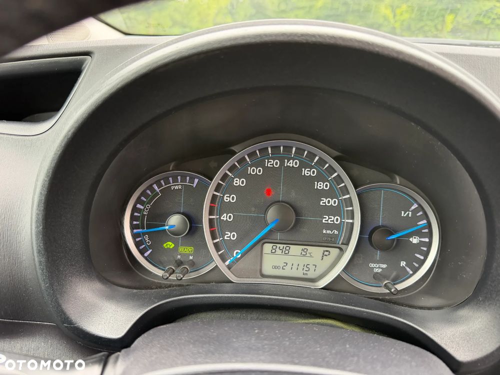 Toyota Yaris Hybrid 100 Premium - 35