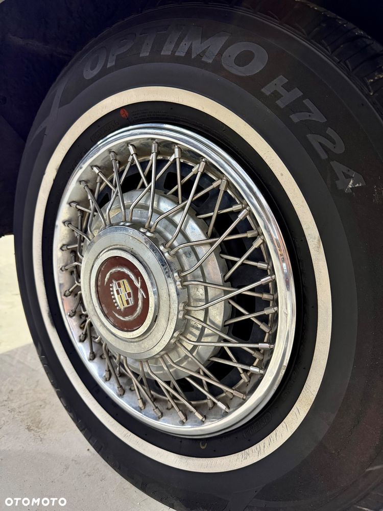 Cadillac Deville - 17
