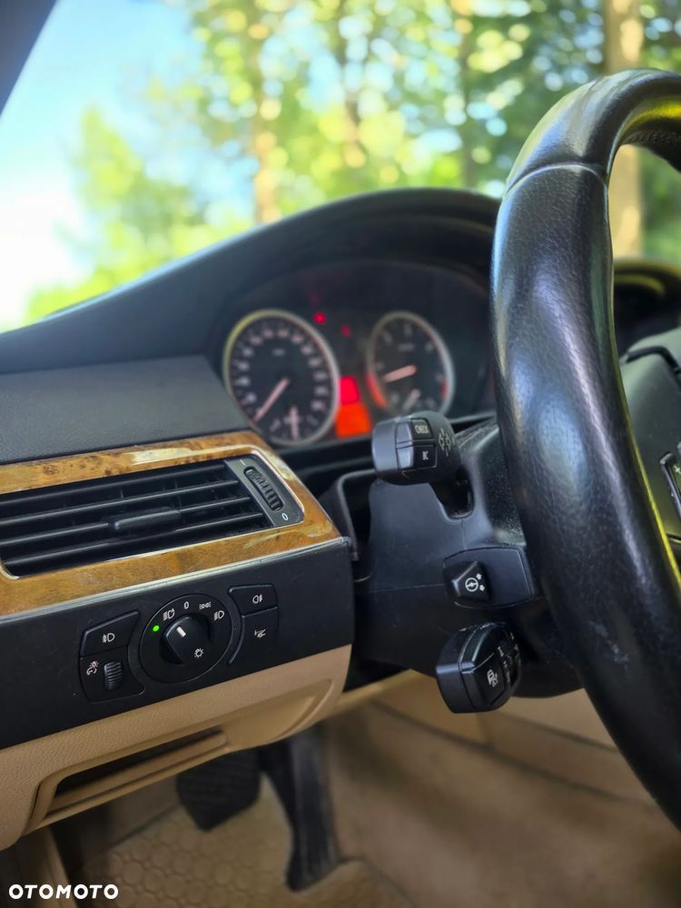 BMW Seria 5 525d - 10