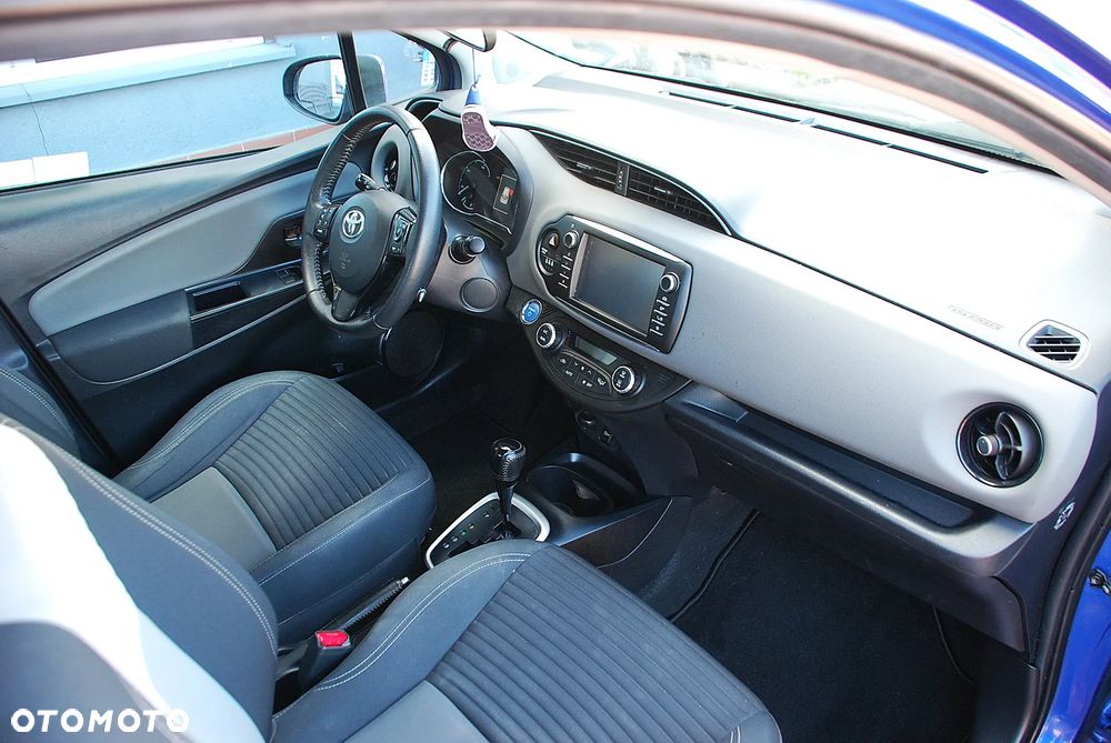 Toyota Yaris Hybrid 100 Life - 20