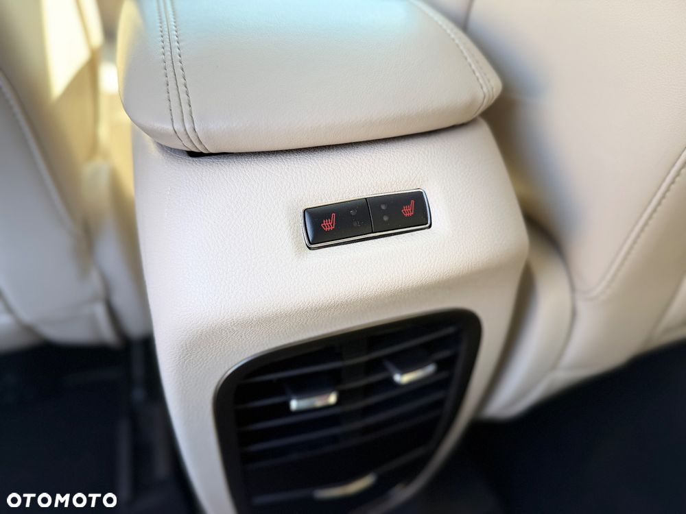 Ford Escape 2.0 EcoBoost AWD Titanium - 34