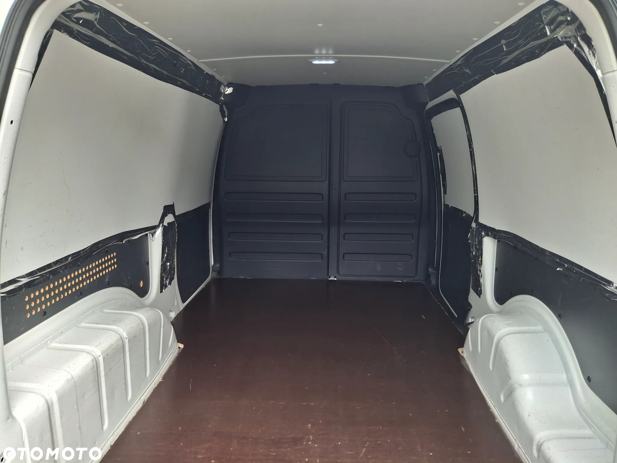 Volkswagen Caddy - 11