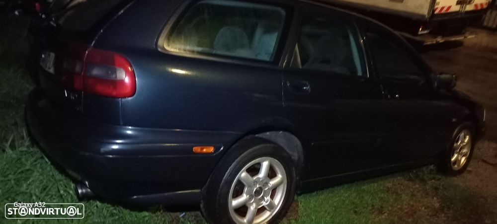 Volvo V40 Cross Country - 6