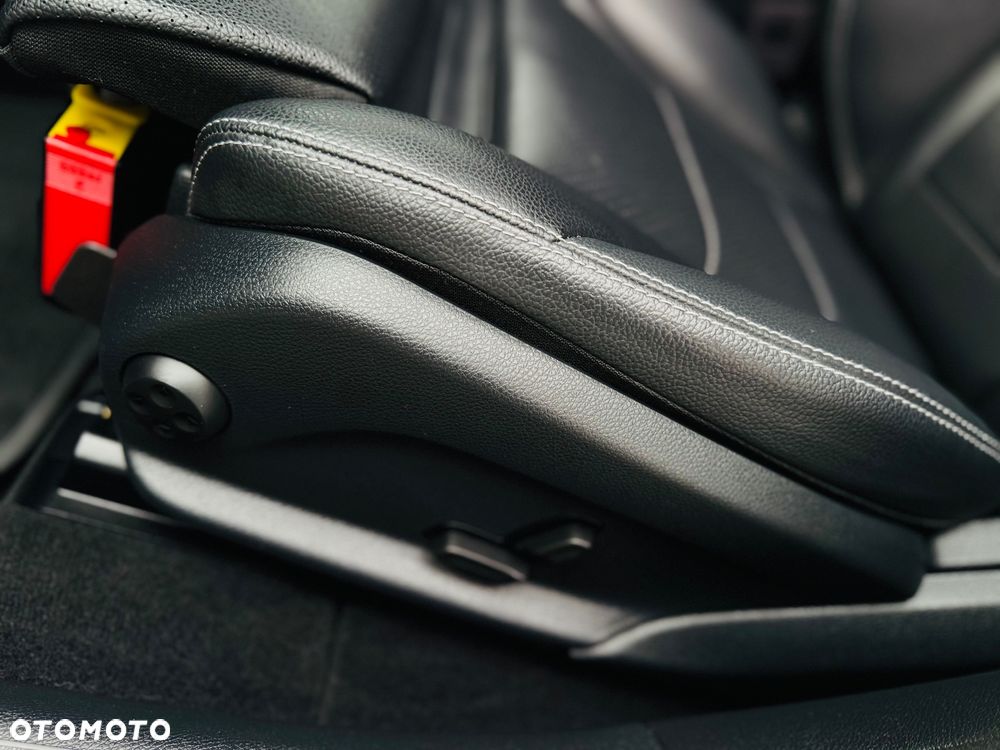 Mercedes-Benz GLC 220 d 4Matic 9G-TRONIC AMG Line - 37