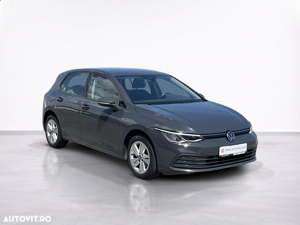 Volkswagen Golf - 8