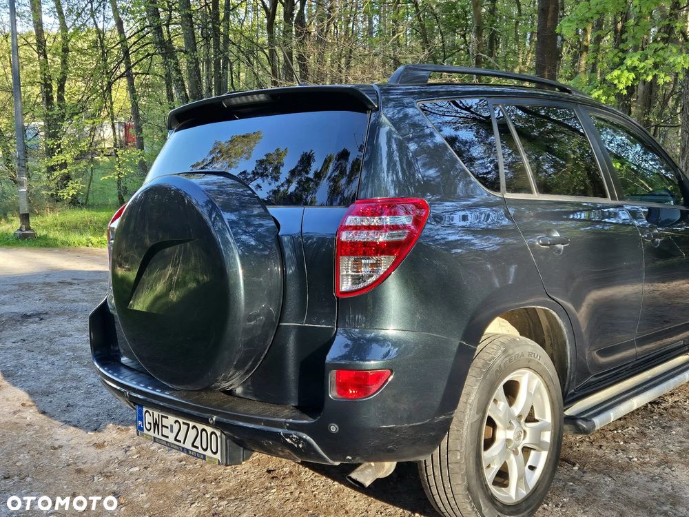 Toyota RAV4 ver-2-2-d--4d-sol - 9