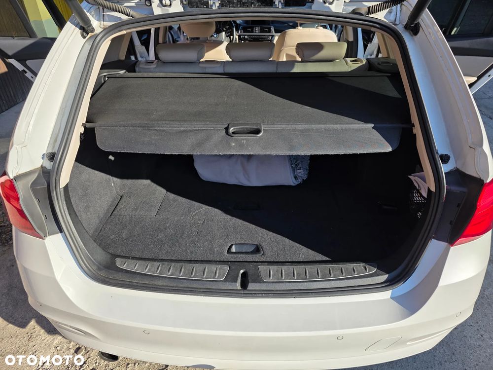 BMW Seria 3 318i - 8