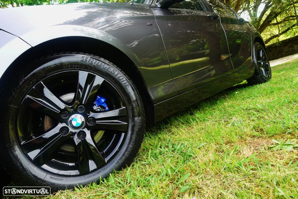 BMW 116 d Pack M - 12