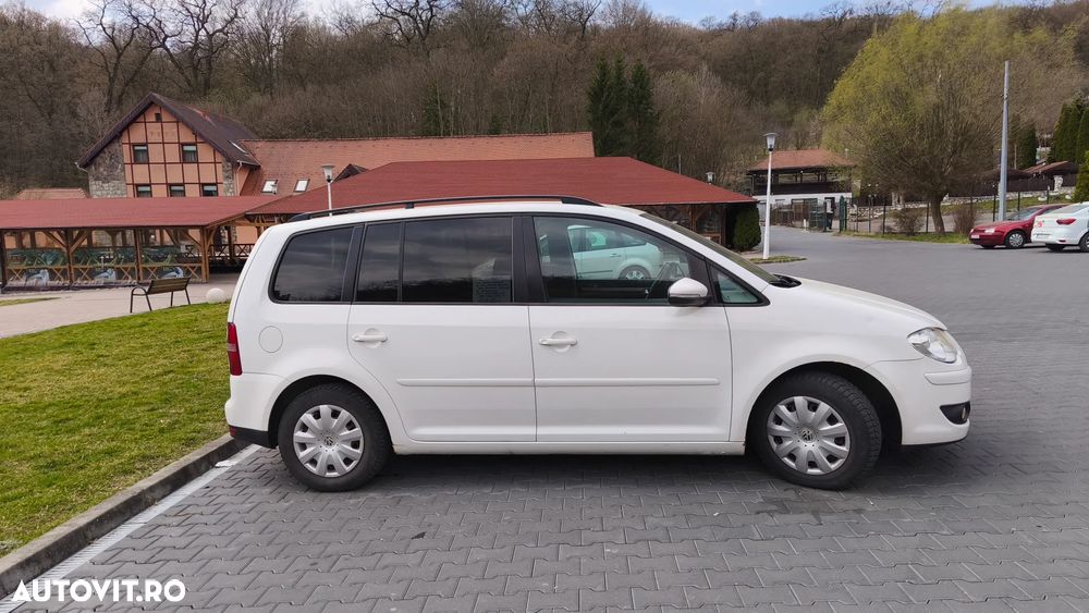 Volkswagen Touran - 5