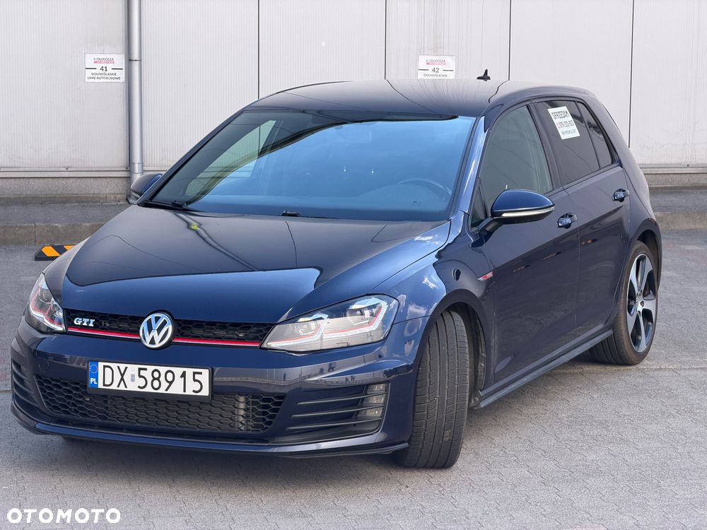 Volkswagen Golf - 4