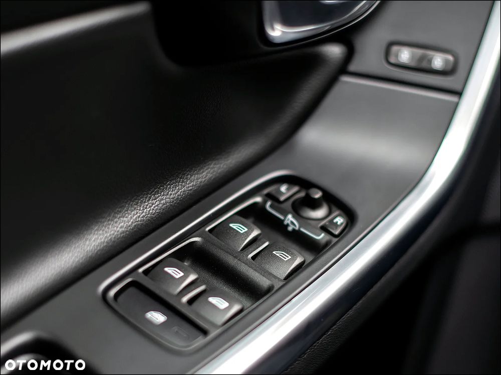 Volvo V60 Cross Country - 29