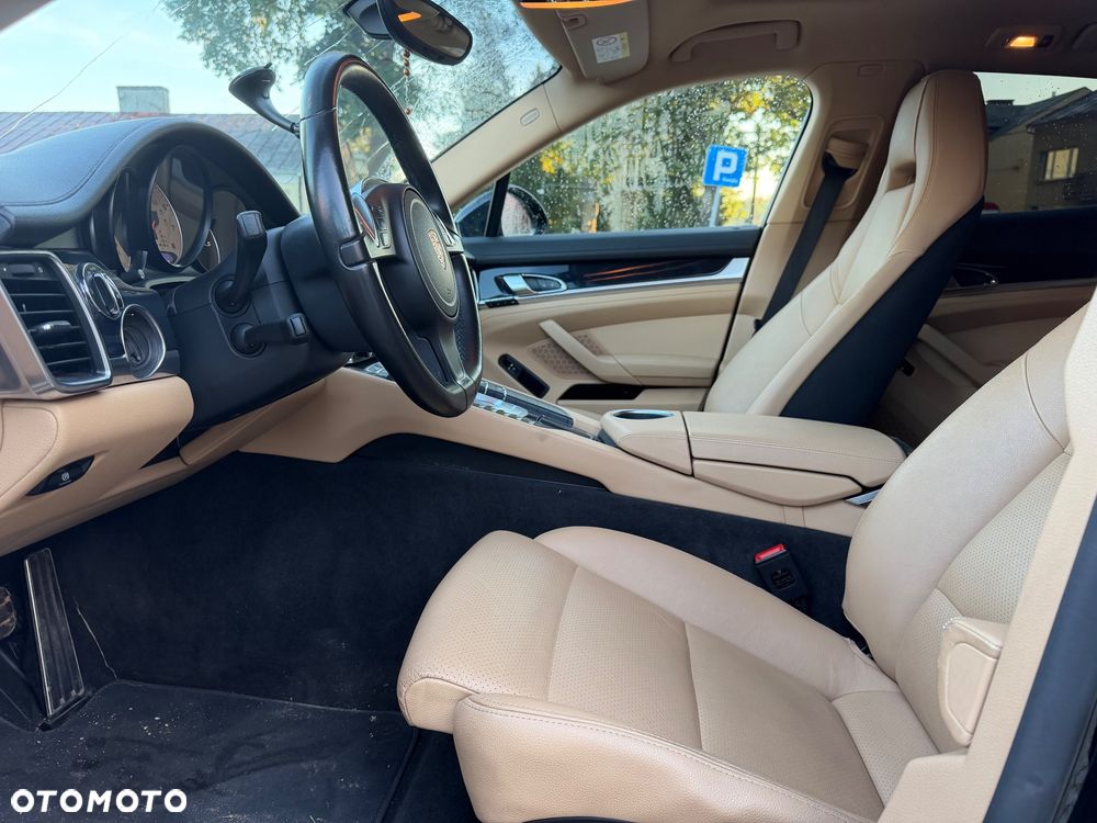 Porsche Panamera S - 9