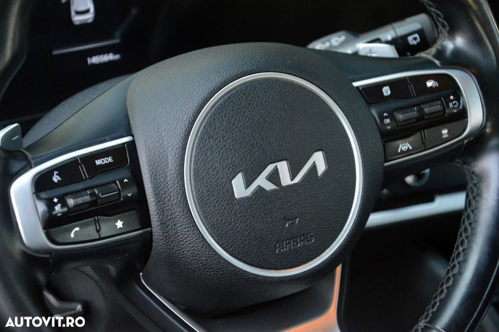 Kia Sportage 1.6 T-GDI PHEV 6AT 4x4 Business Line - 30
