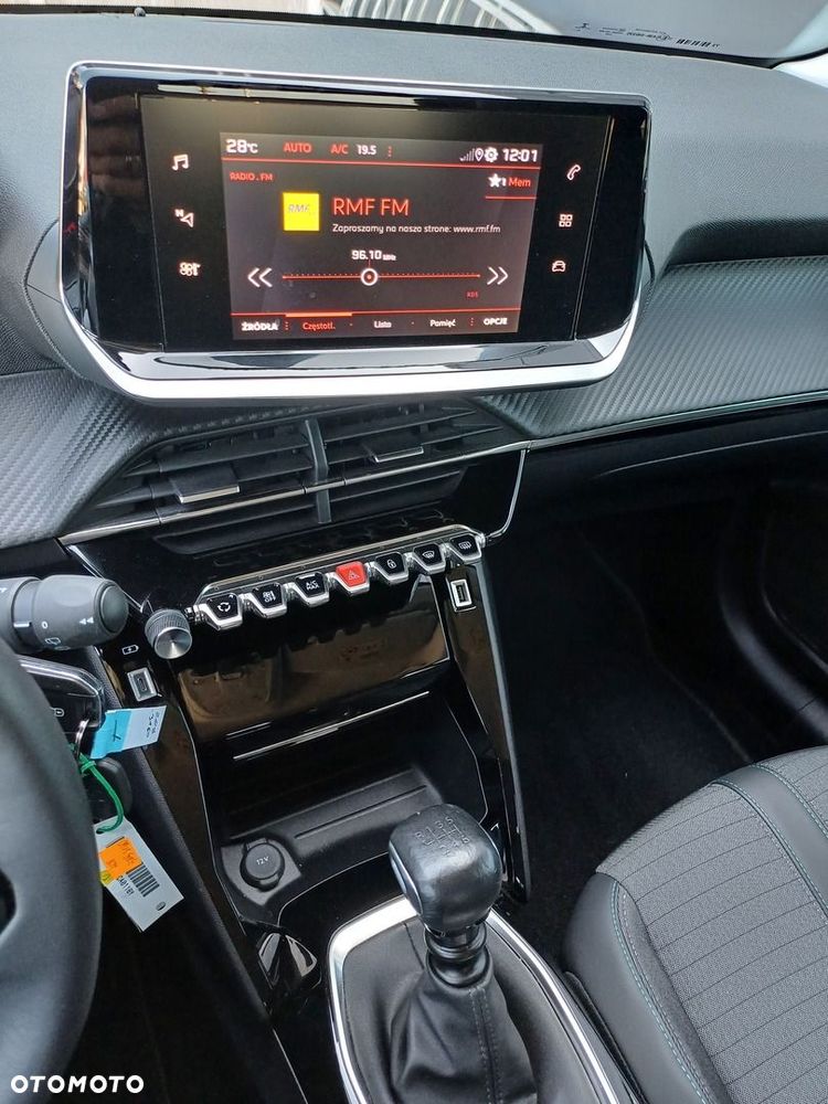 Peugeot 208 - 16