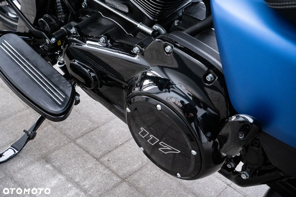 Harley-Davidson Touring Street Glide - 18