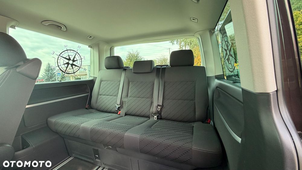 Volkswagen Multivan - 24