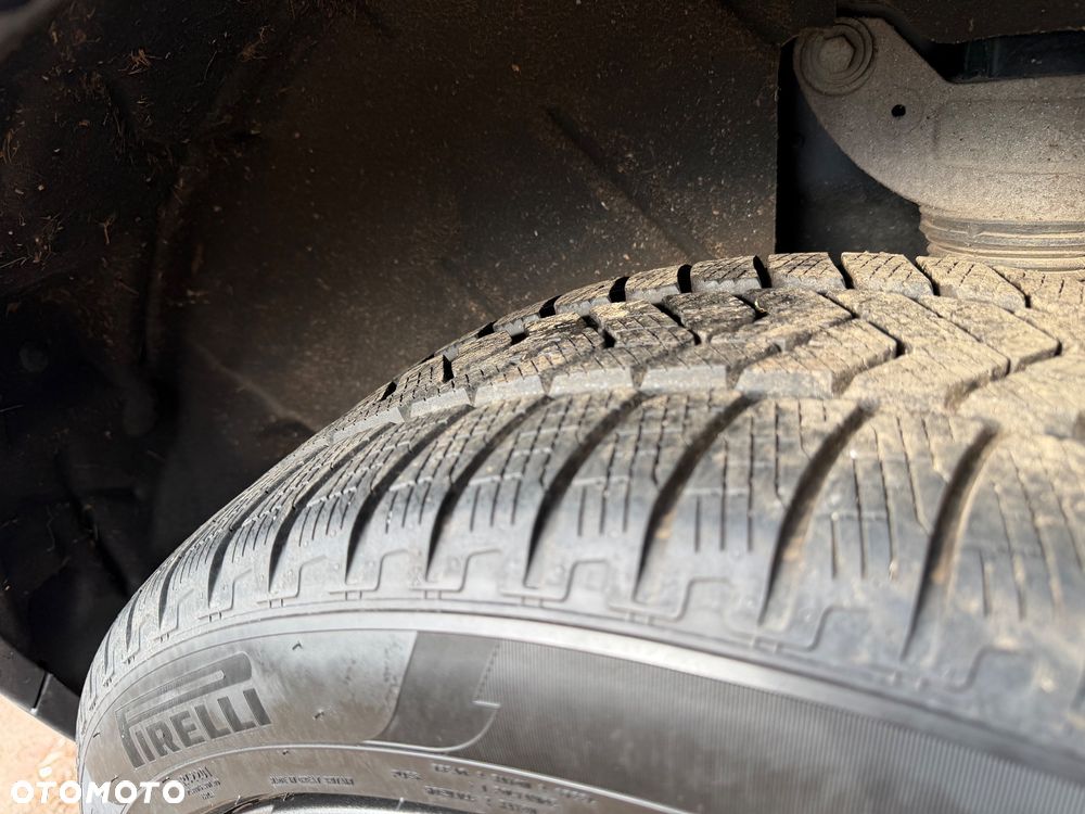 Jaguar E-Pace P300 AWD R-Dynamic HSE - 25