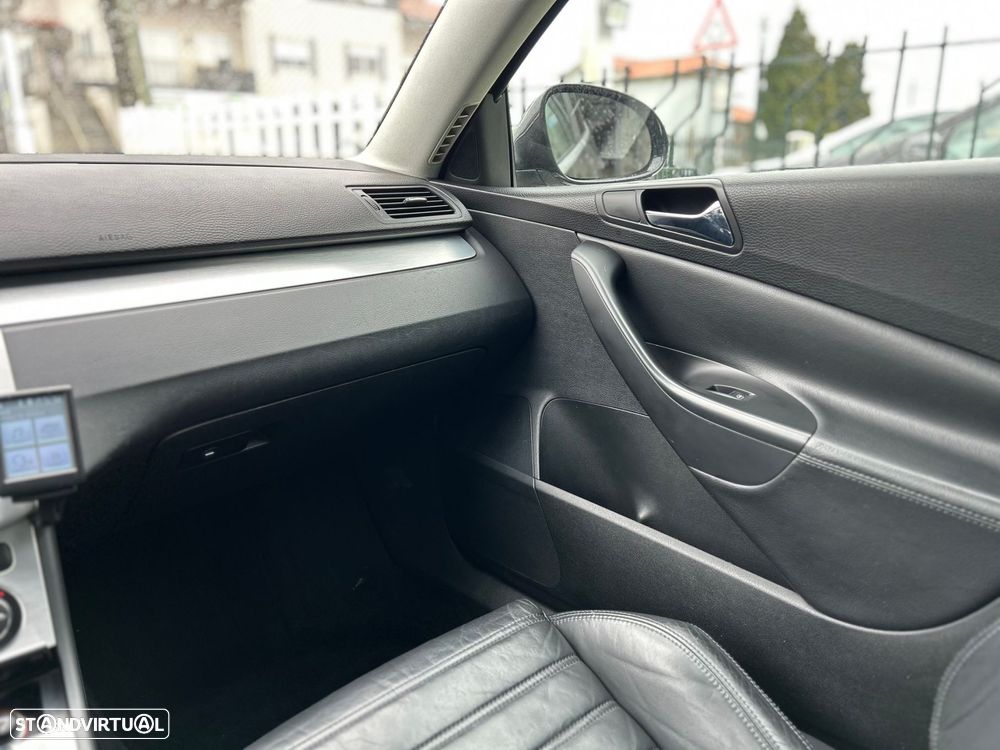 VW Passat Variant 2.0 TDi Highline DSG - 11