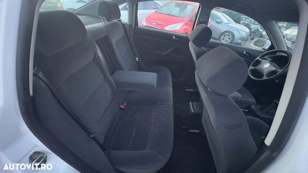 Volkswagen Passat - 26