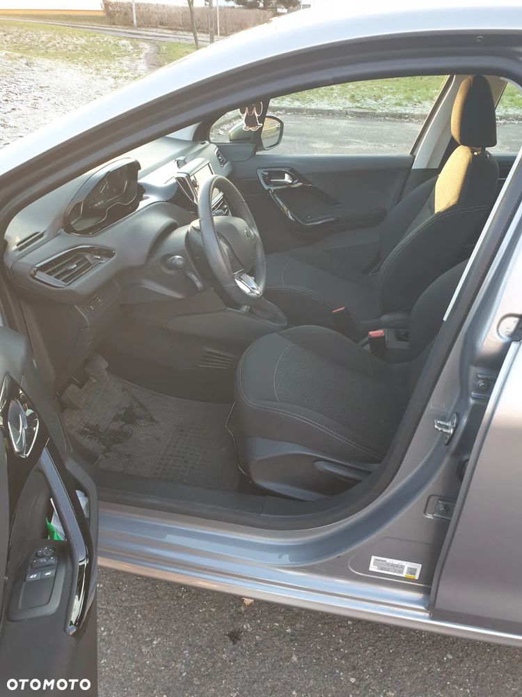 Peugeot 208 1.2 PureTech Active - 5