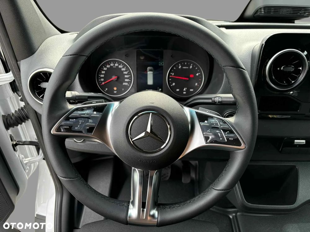 Mercedes-Benz Sprinter - 7