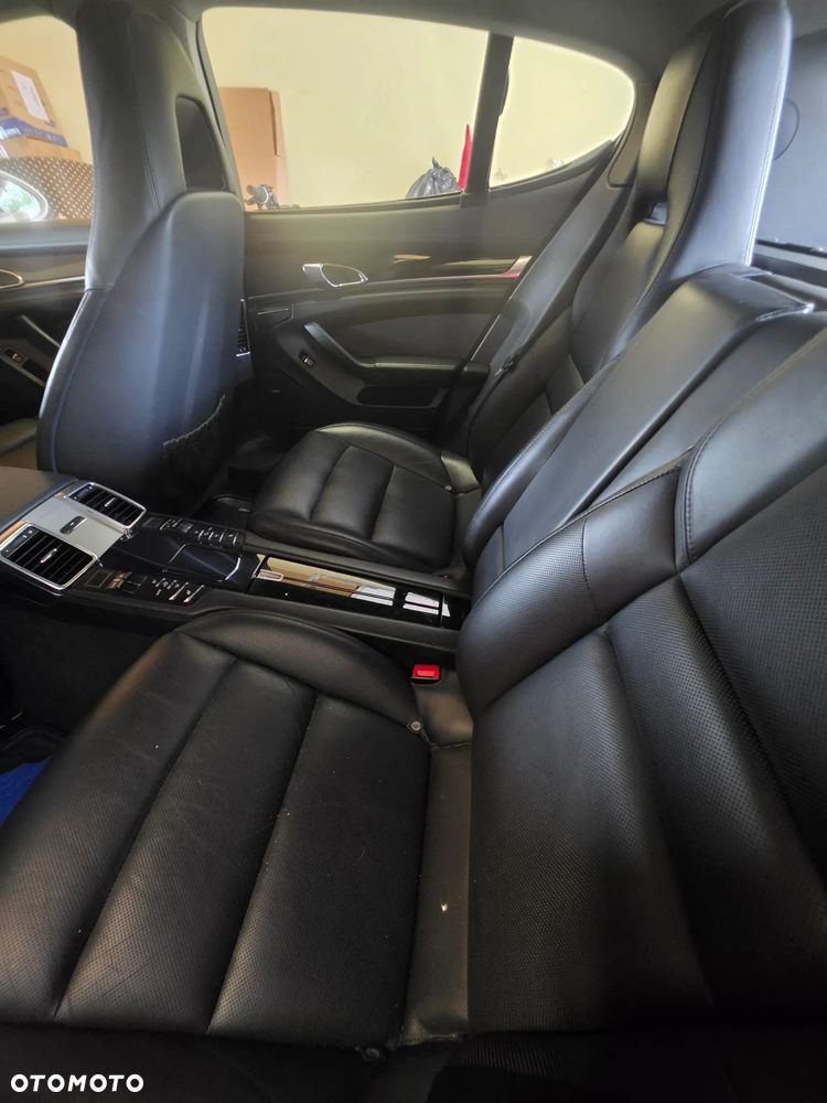Porsche Panamera 4S - 16