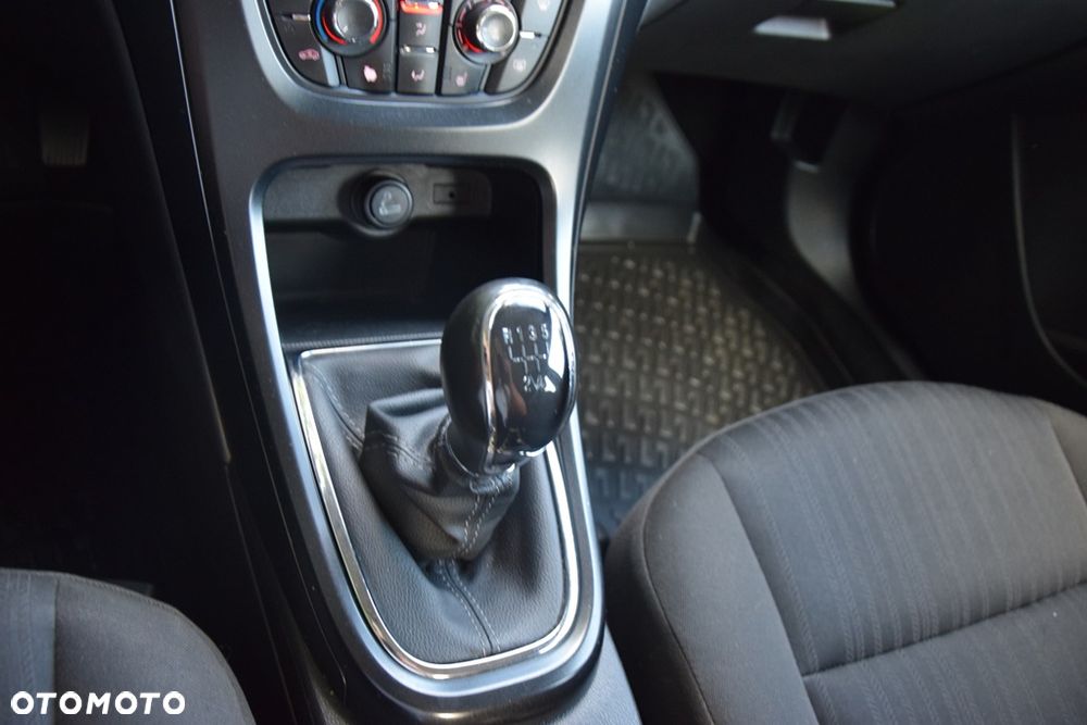 Opel Astra 1.4 ecoFLEX - 19