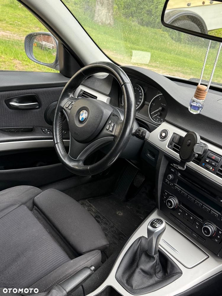 BMW Seria 3 318d - 8