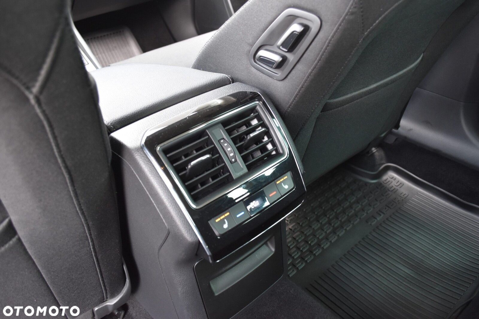 Skoda Superb 2.0 TDI SCR Style DSG - 33