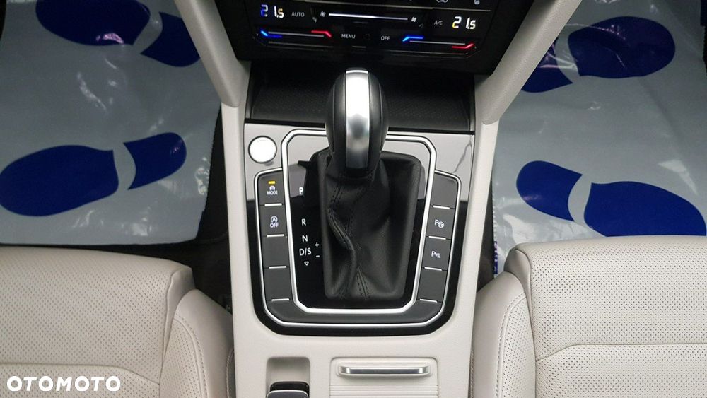 Volkswagen Passat - 26