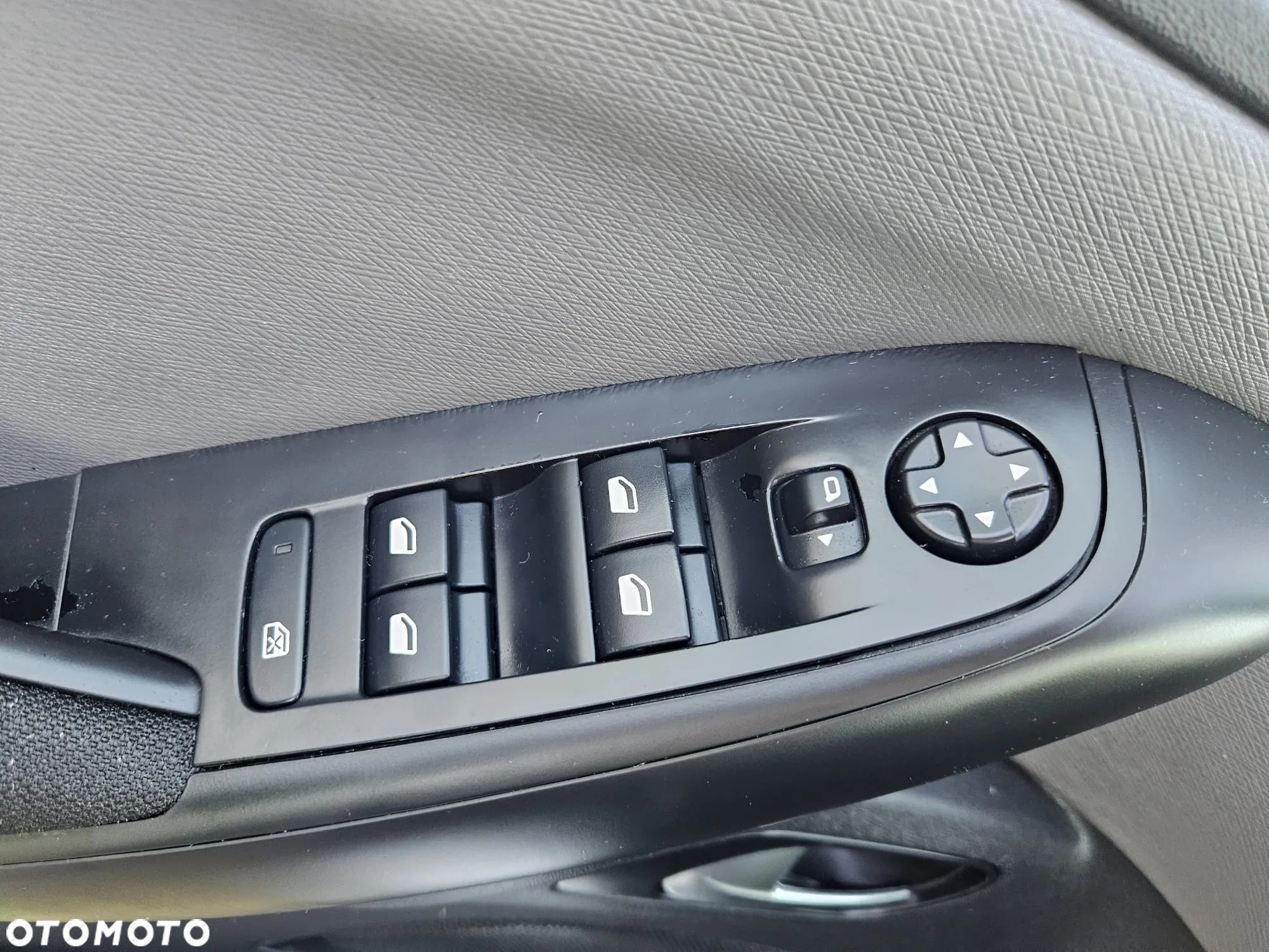 Citroën C4 Picasso 1.2 PureTech Attraction - 24