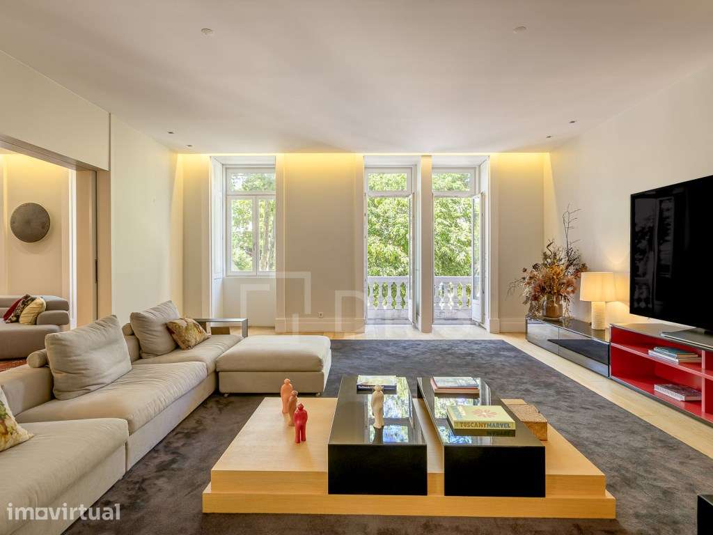 Apartamento T6 duplex com varandas e estacionamento na Av. da Liber... - Grande imagem: 4/47