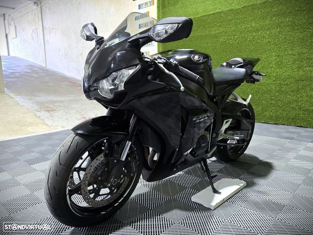 Honda CBR 1000 RR Fireblade - 4