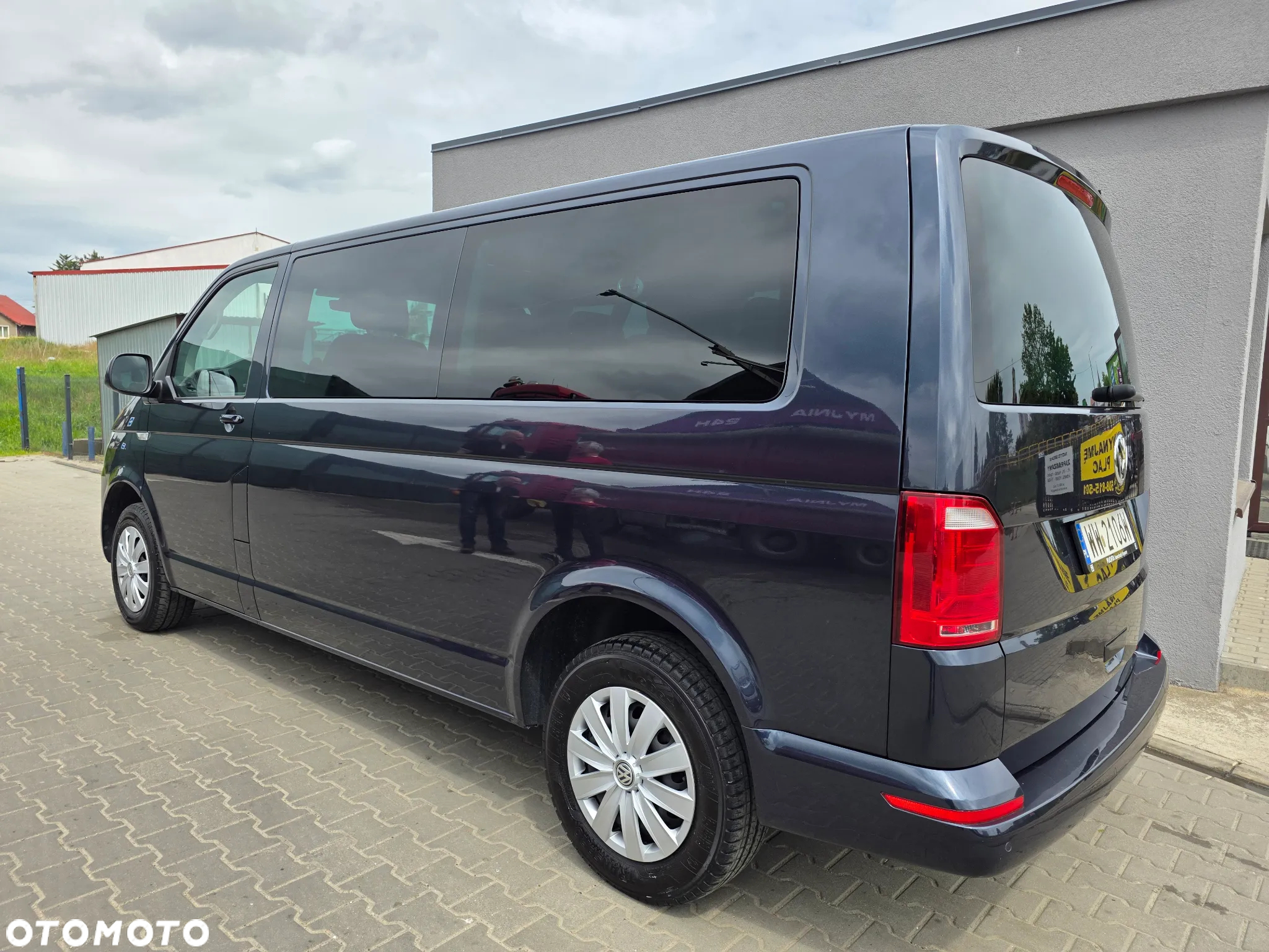Volkswagen Caravelle 2.0 TDI L2 Comfortline - 4