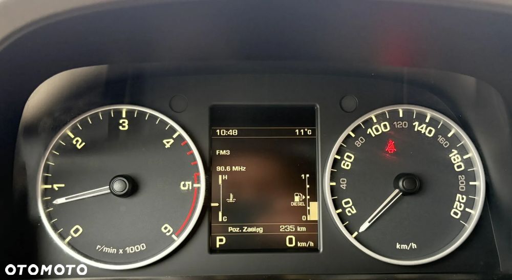 Land Rover Discovery IV 3.0 SD V6 HSE - 15