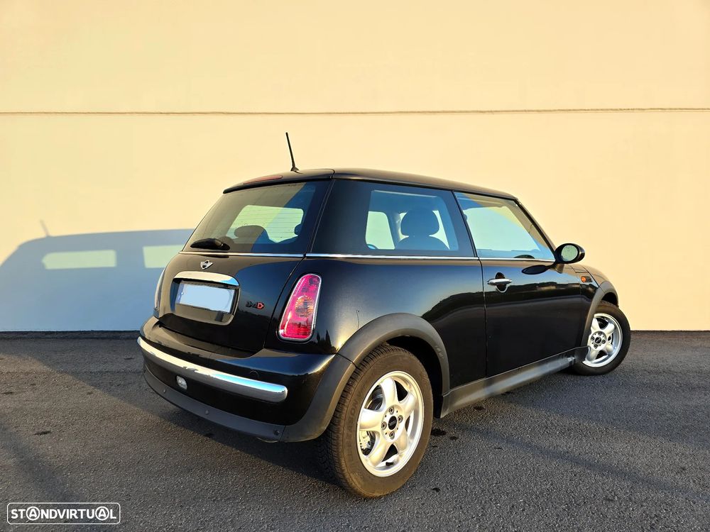 MINI 3 Portas One 1.4 D - 5