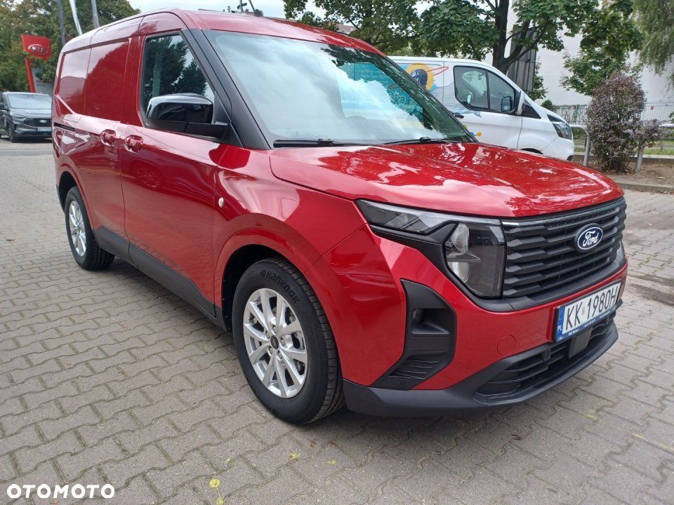 Ford Transit Courier - 8