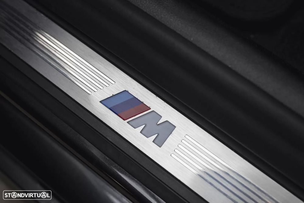 BMW 520 d Pack Desportivo M Auto - 27